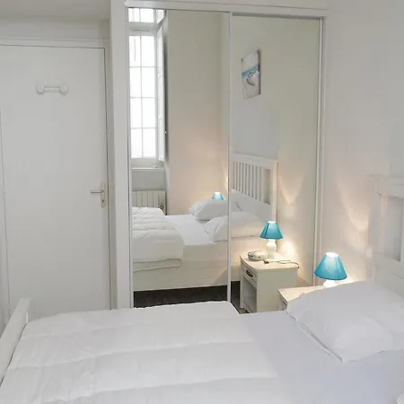 One-bedroom 0 09